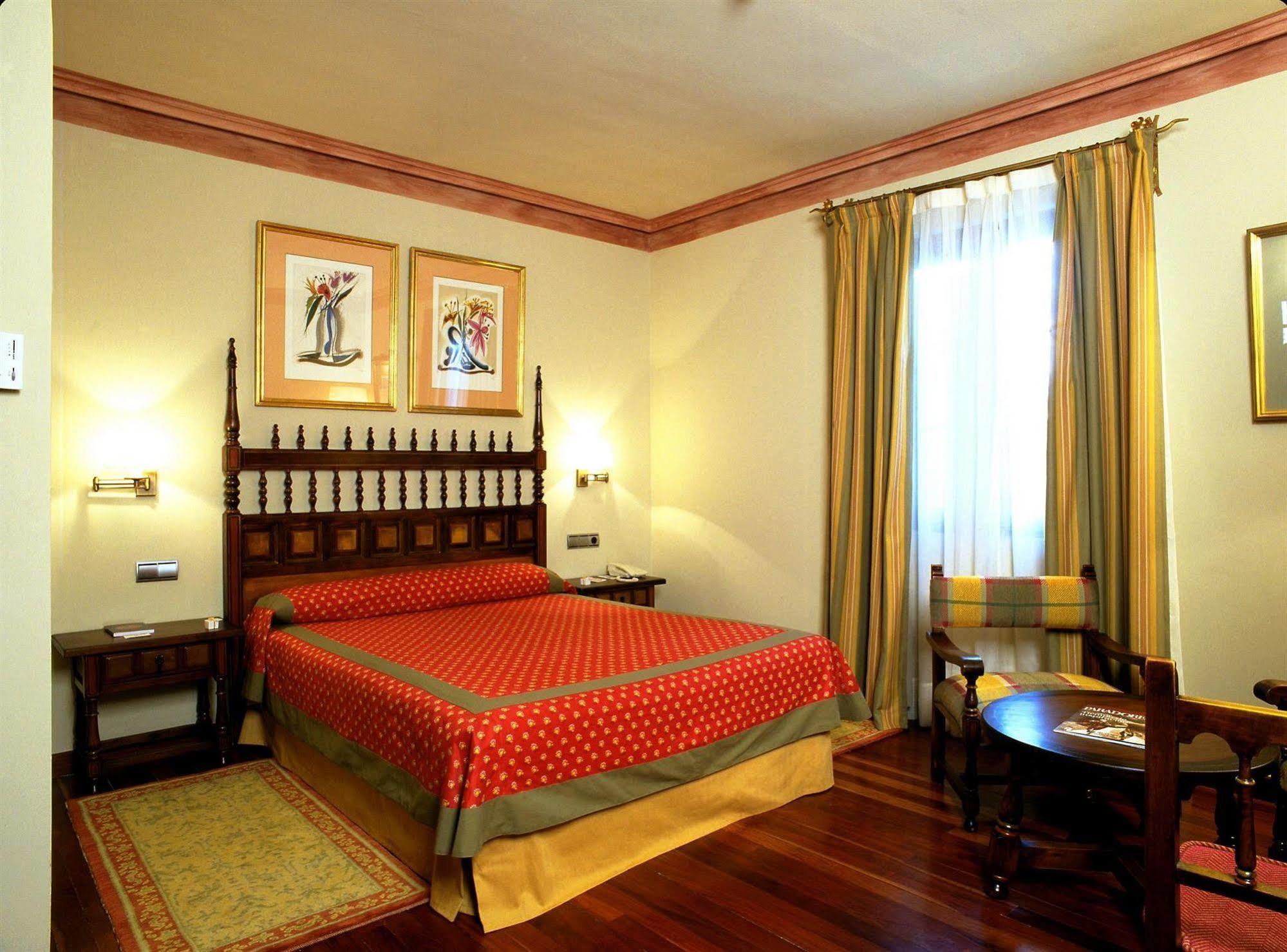 Parador De קלהורה מראה חיצוני תמונה