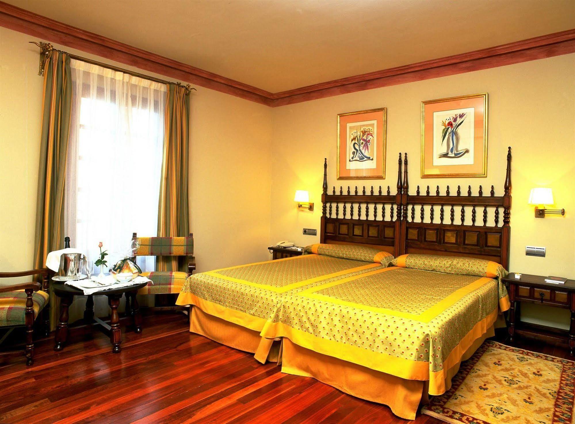 Parador De קלהורה מראה חיצוני תמונה